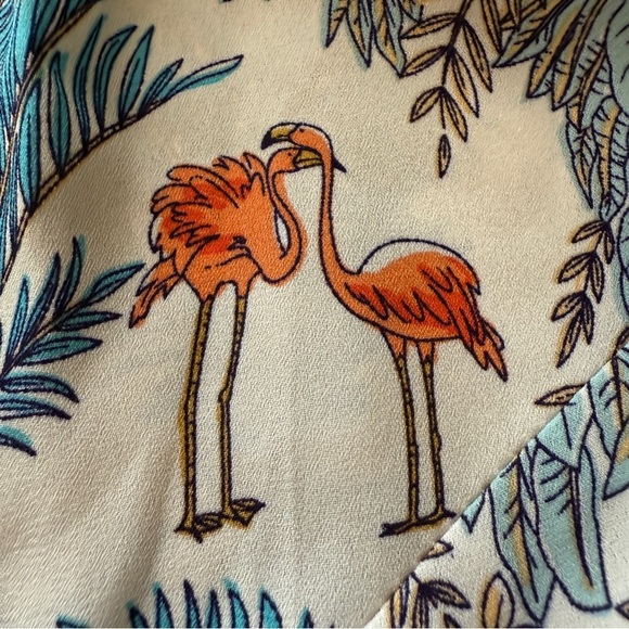 Signature Studio Flamingo Tropical Top Size Medium V-neck Whimsical Resort Wear - Picture 3 of 15